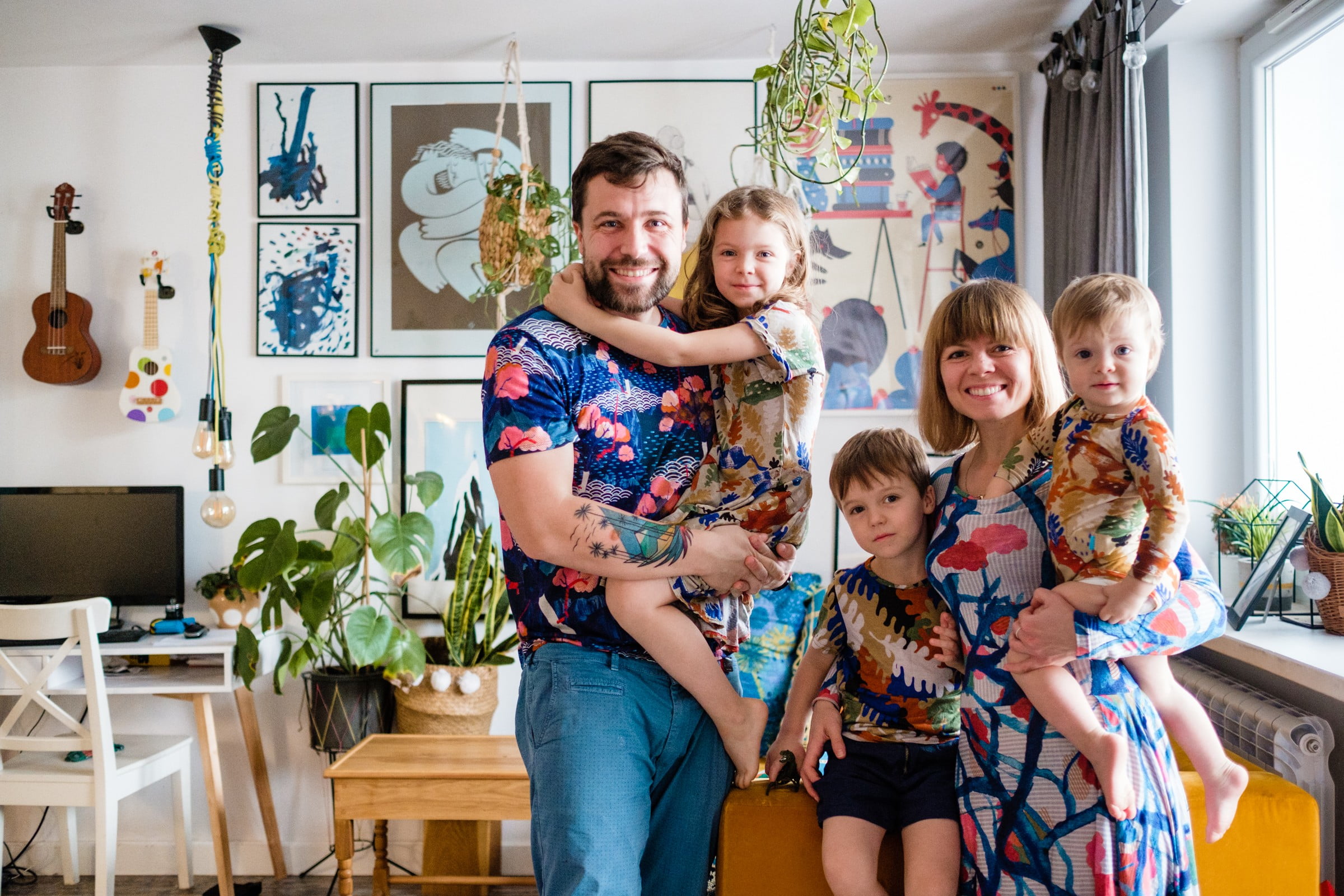 Kolorowe ubrania z wełny merino dla całej rodziny