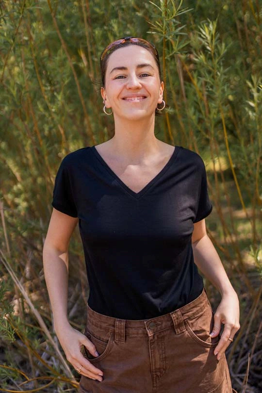 Koszulka z wełny merino z krótkim rękawem z dekoltem V damska