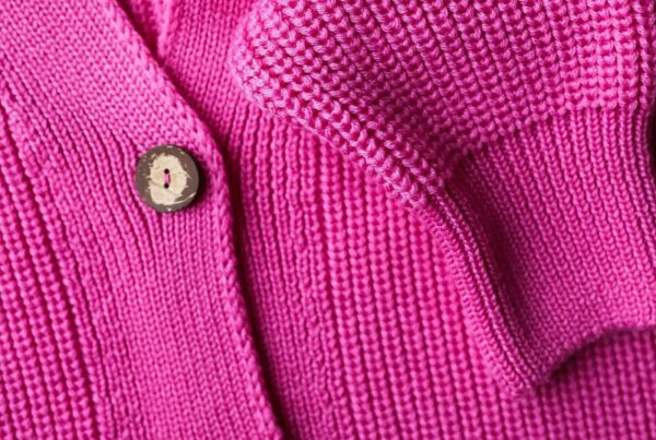 Wełniane swetry – jak prać je bezpiecznie i skutecznie? – Paterns Blog