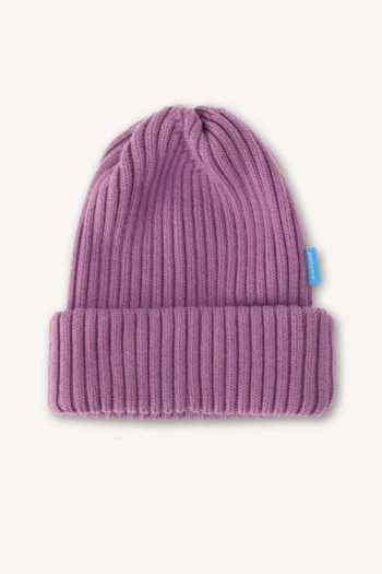 Czapka z wełny merino ściągaczowa liliowa