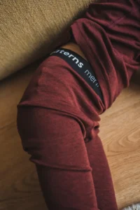 Legginsy termoaktywne z wełny merino 100% dla dzieci bordowy melanż