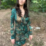 Sukienka z wełny merino kopertowa marszczona green gorpcore