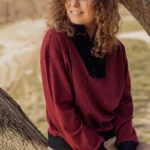 Bluza z wełny merino oversize z kołnierzem bordowa