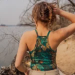 Top z wełny merino green gorpcore tył