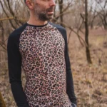 Koszulka męska z raglanowym rękawem z wełny merino panterka