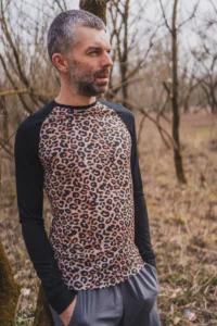 Koszulka męska z raglanowym rękawem z wełny merino panterka