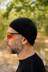 Czapka pod kask rowerowy z wełny merino czarna