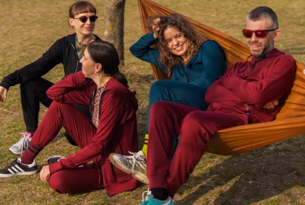 Jak powstaje nasza bluza z wełny merino?