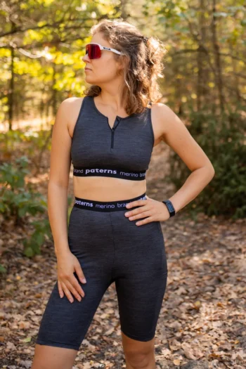 Top sportowy z wełny merino szary