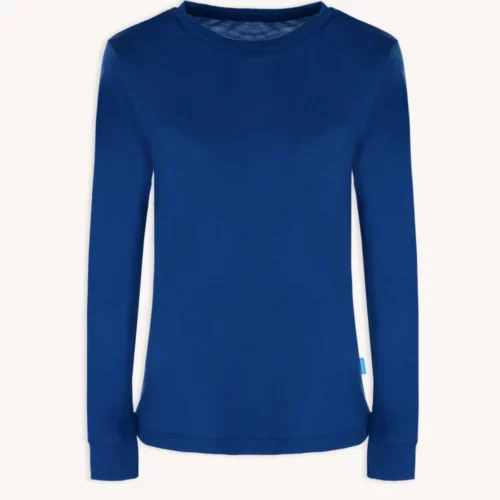 Koszulka z wełny merino z długim rękawem męska kobaltowa to jednolita koszulka z długim rękawem w kolorze błękitu królewskiego o prostym, dopasowanym kroju, bez widocznych wzorów ani logo, pokazana na jasnym tle.