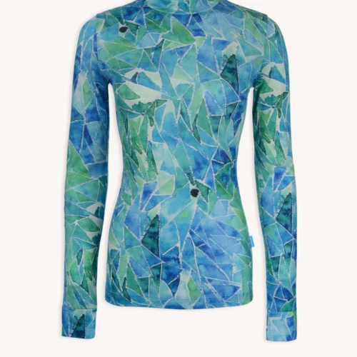 Koszulka z wełny merino ze stójką active damska letnia gorpcore - dopasowana koszulka z długim rękawem z niebiesko-zielonym mozaikowym wzorem, abstrakcyjnymi kształtami i wysokim dekoltem.