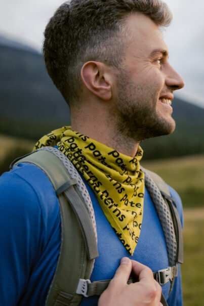 Bandana z wełny merino limonkowa paterns