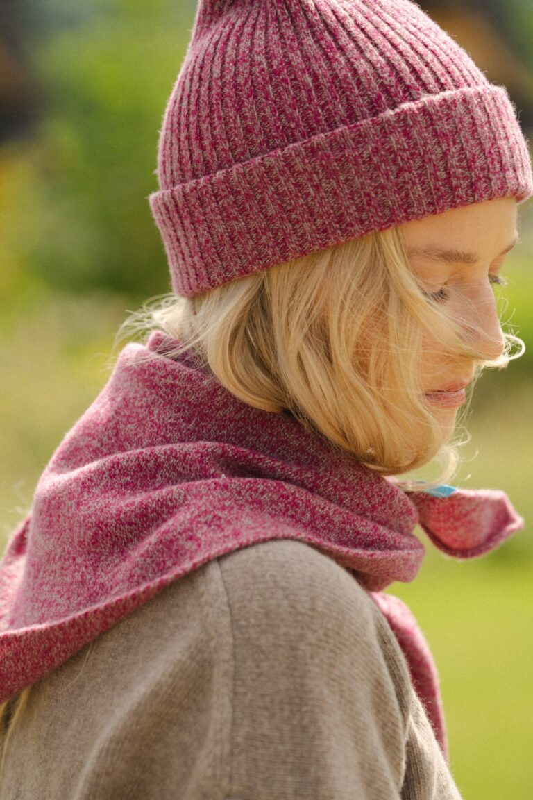 czapka-beanie-z-welny-merino-rozowy-melanz (1)