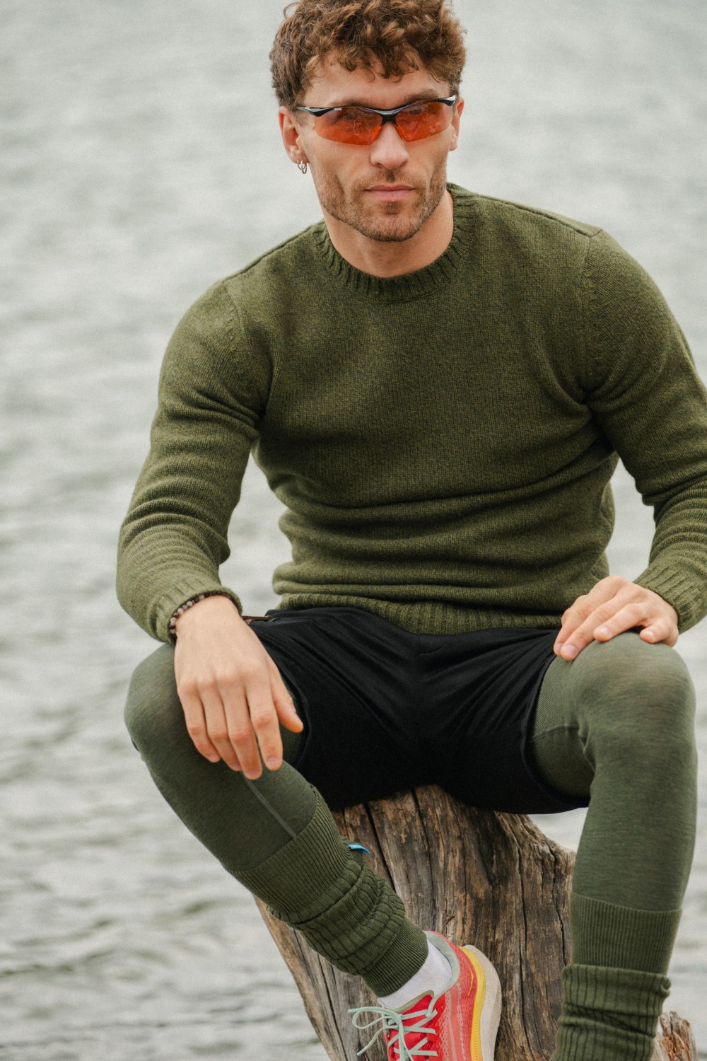 sweter-z-welny-merino-meski-oliwkowy-melanz (1)
