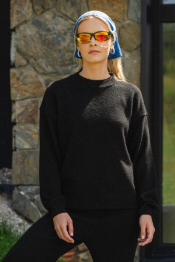 Sweter z wełny merino z meszkiem z dekoltem O damski czarny